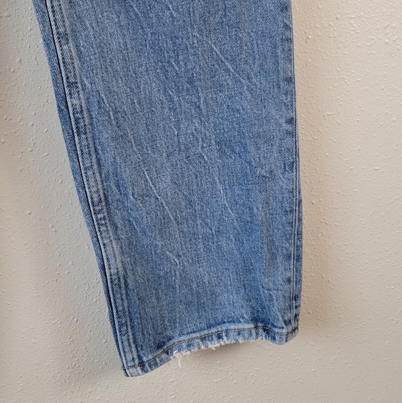 Abercrombie & Fitch 90's Straight Ultra High Rise Medium Wash Denim Jeans sz 27 - Picture 2 of 8